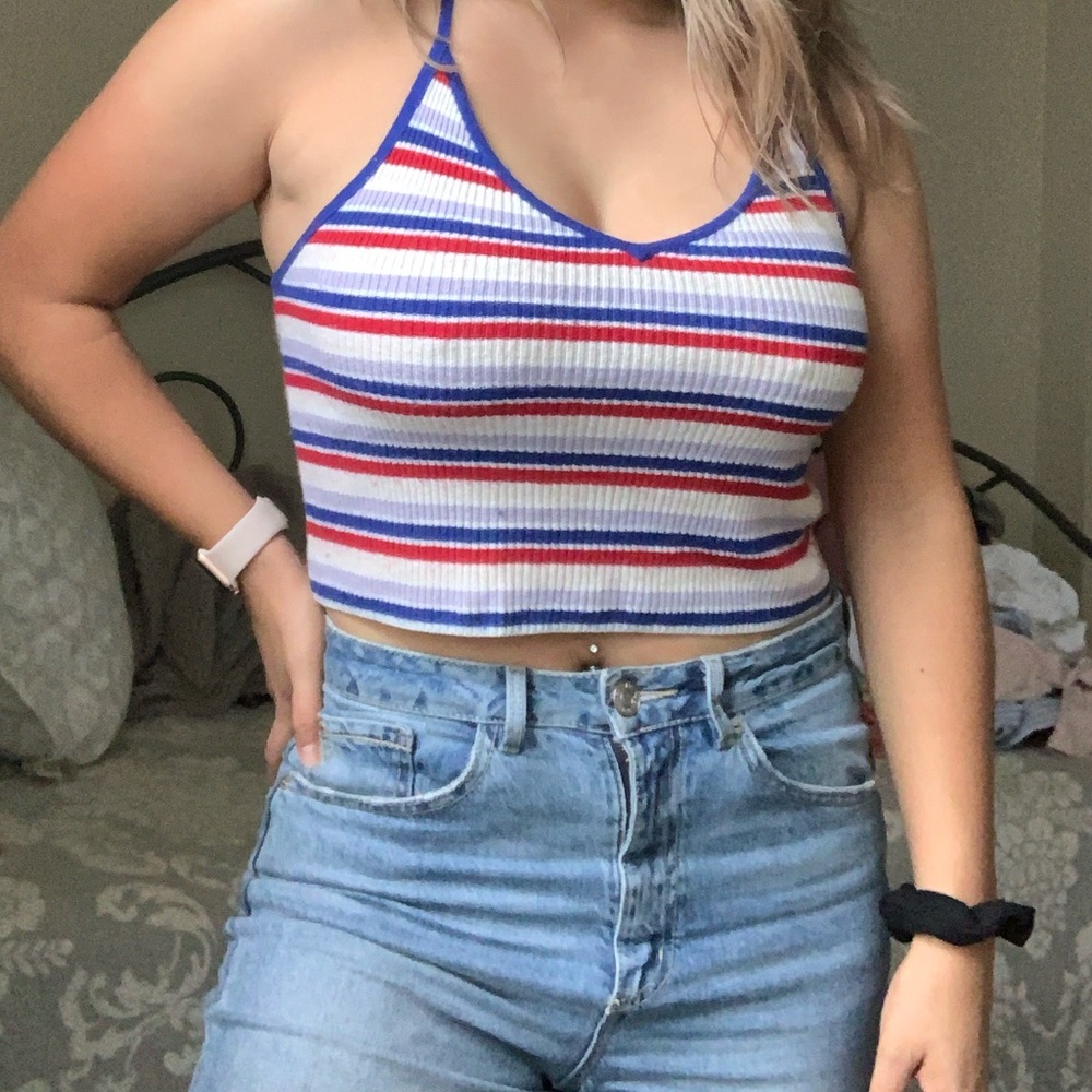 Kendall & Kylie crop top